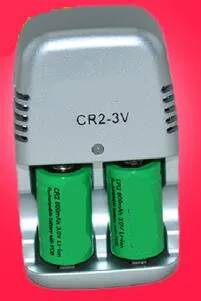 Бесплатная доставка 3V CR2 800mAh литиевая аккумуляторная батарея плюс зарядное устройство означает 2 шт. аккумулятор + 1 шт. зарядное устройство для камеры